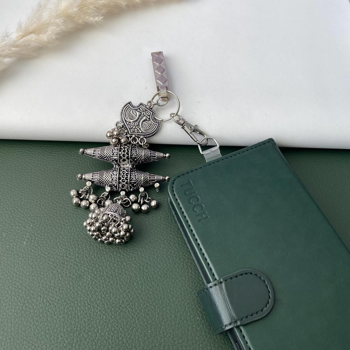 Trendy oxidized mobile challa Juda