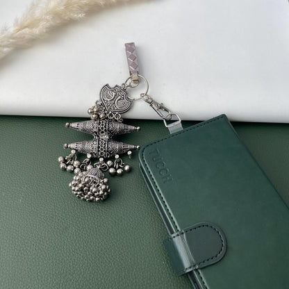 Trendy oxidized mobile challa Juda