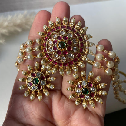 close up of green ruby kemp stone pendent choker with equally stunning earrings