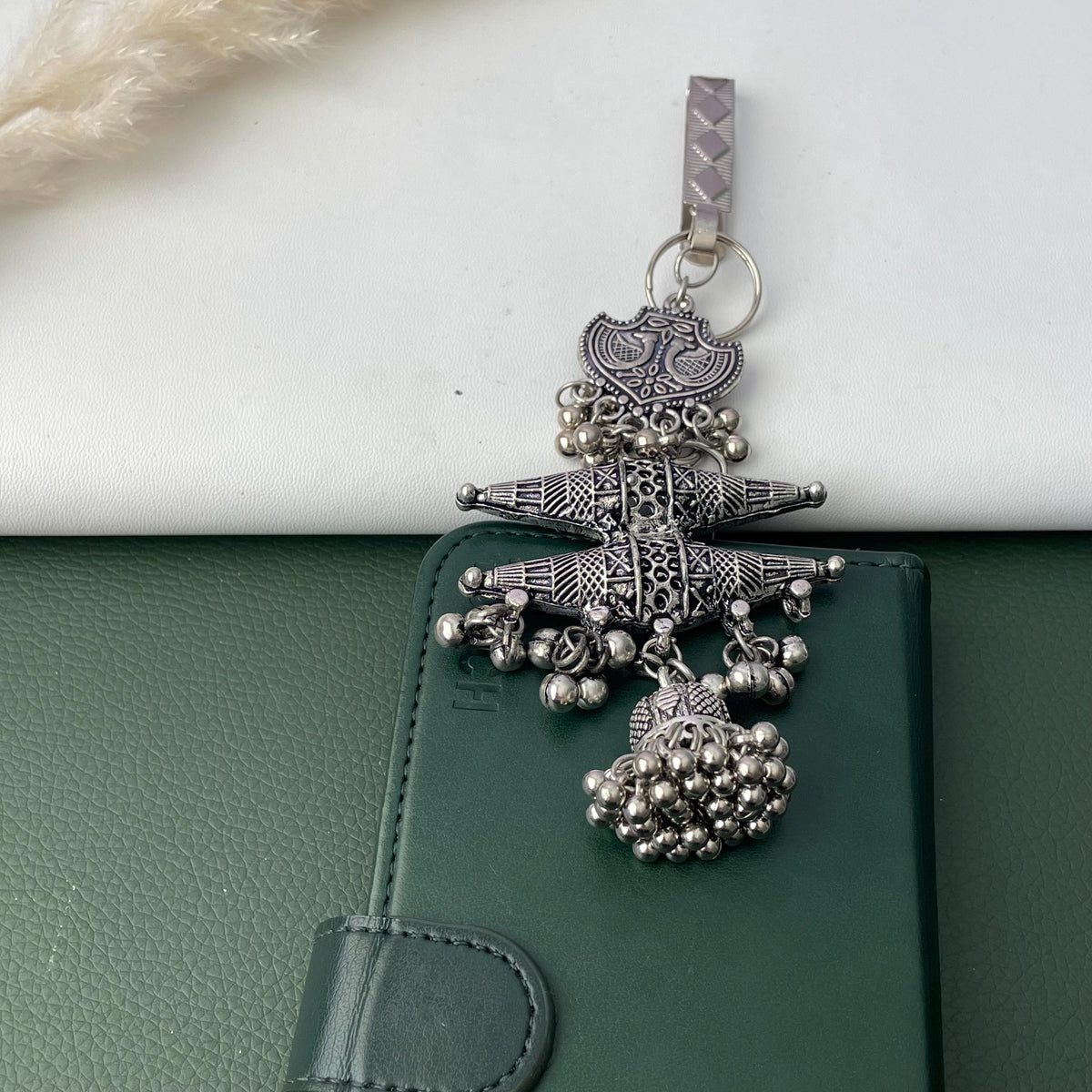 Trendy oxidized mobile challa Juda