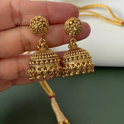 Traditional gold plated maharashtrian thushi choker necklace