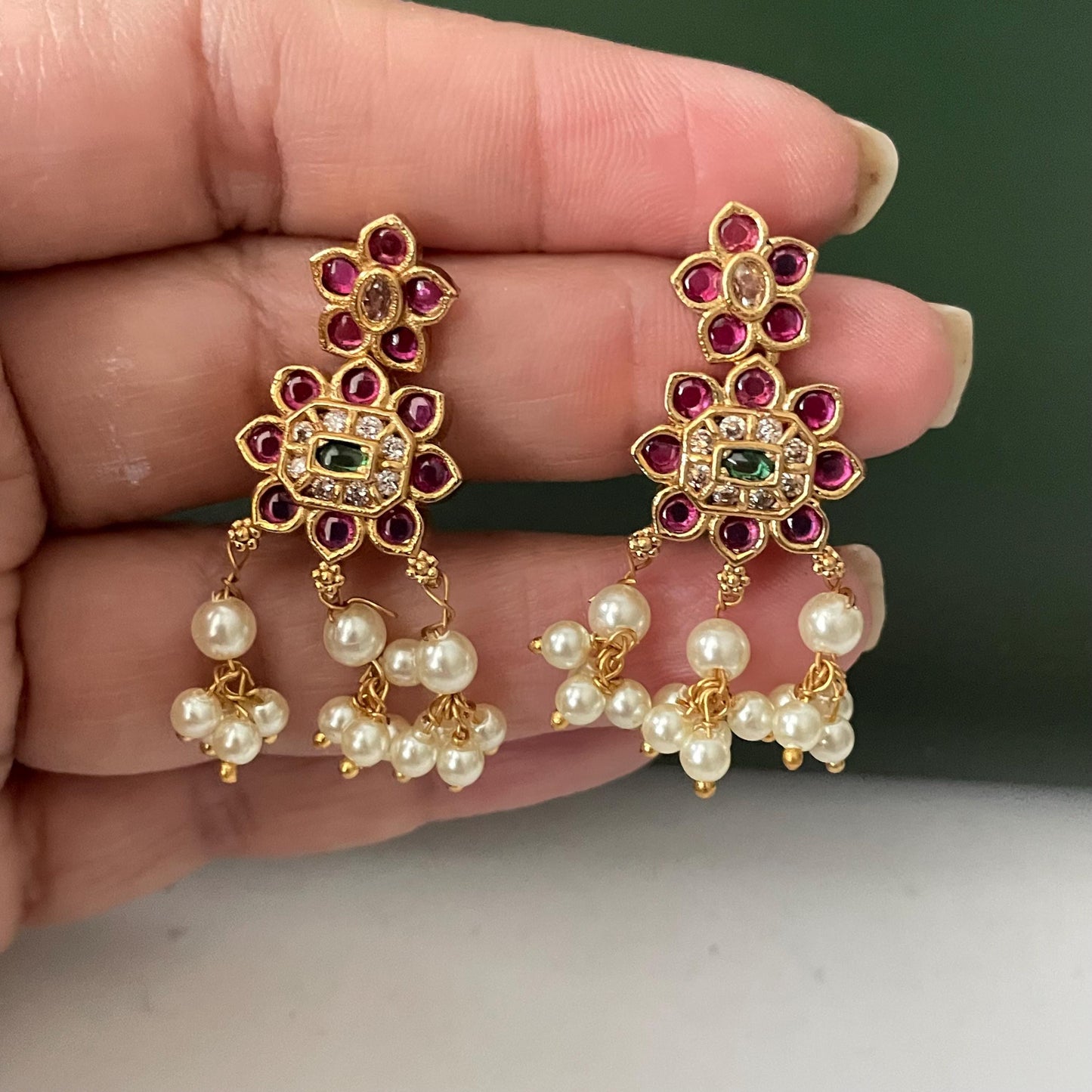 Ruby and green kemp stone and pearl necklace set