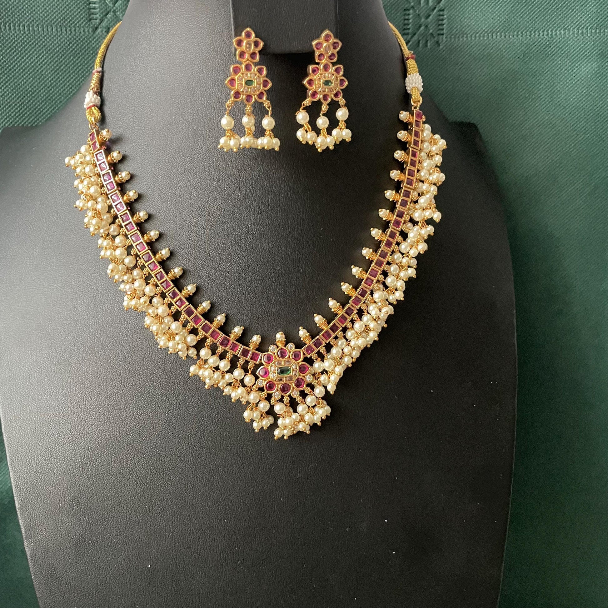 Ruby and green kemp stone and pearl necklace set