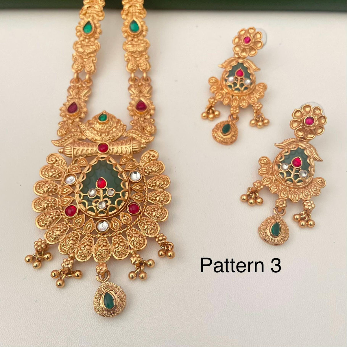 High gold plated monalisa stone pendent long necklace set with matching earrings