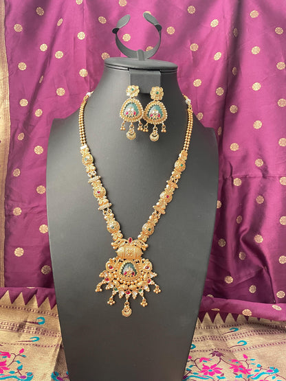 High gold plated monalisa stone pendent long necklace set with matching earrings