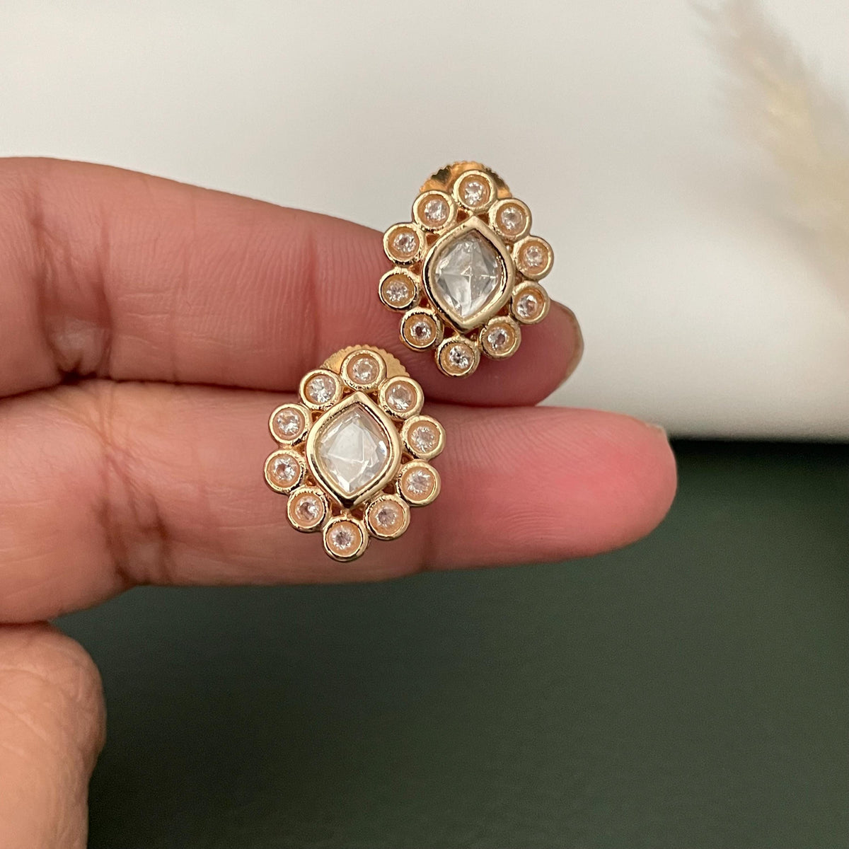 Kundan and cubic zirconia studs
