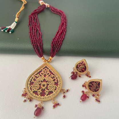 Gold Plated Thewa Necklace & Earrings Set in Black