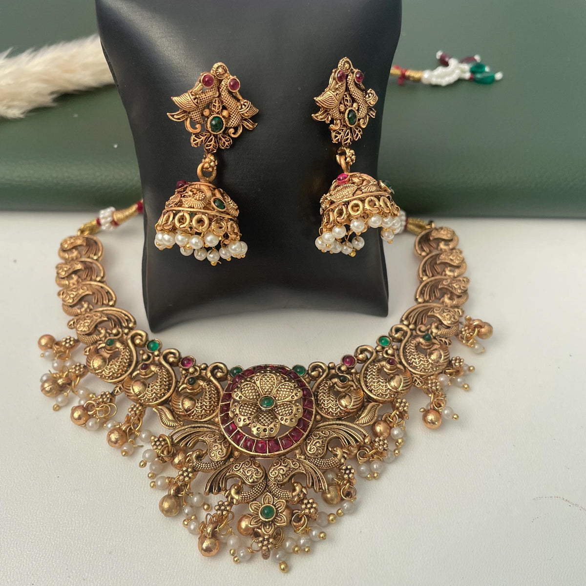 Ruby and green kemp stone and pearl necklace set