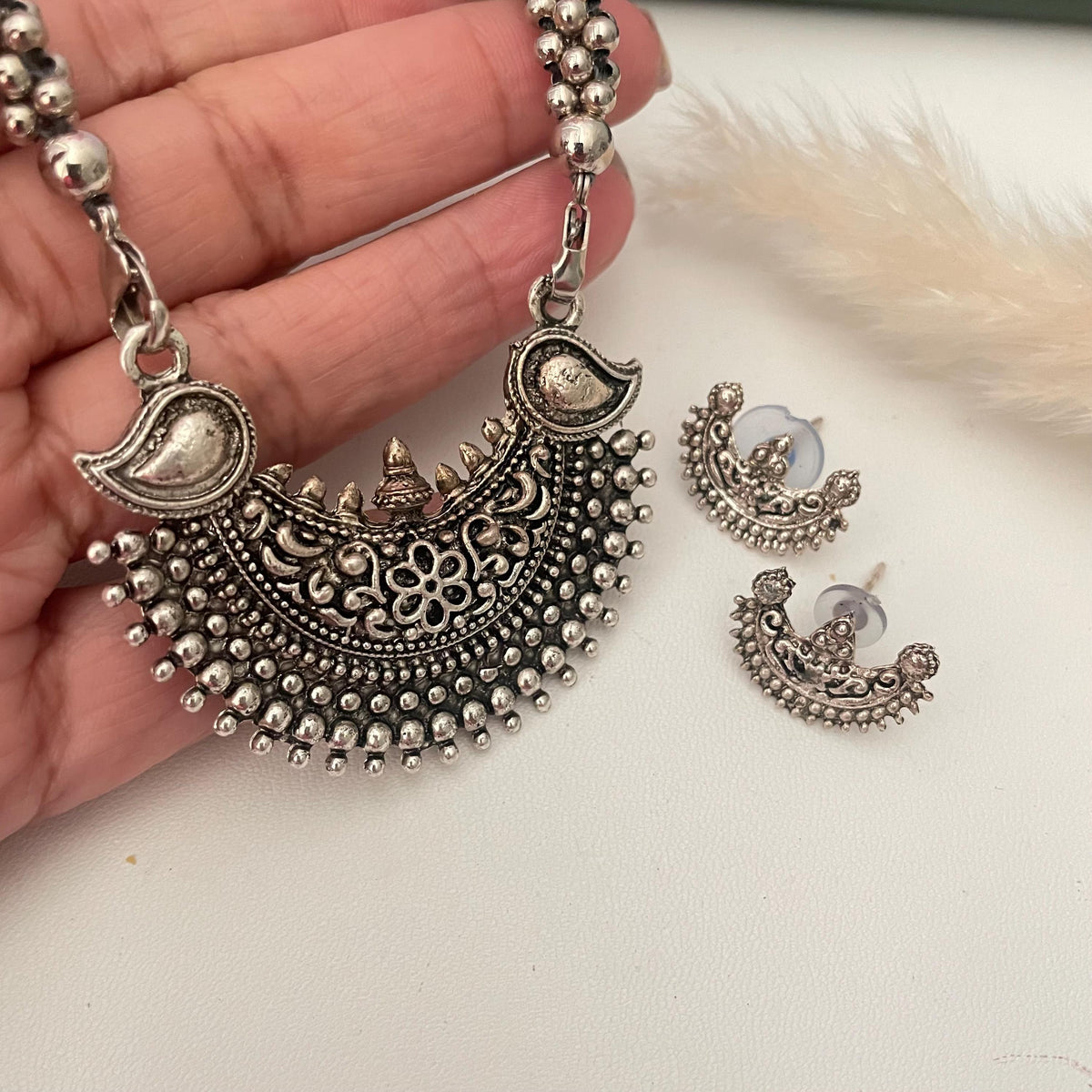 Fancy Oxidised thushi with changeable pendants and matching small earrings