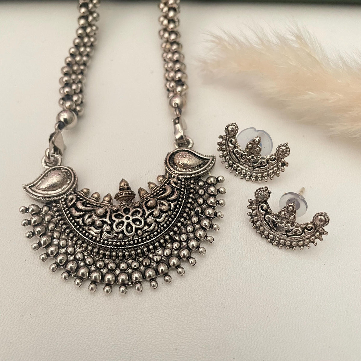 Fancy Oxidised thushi with changeable pendants and matching small earrings