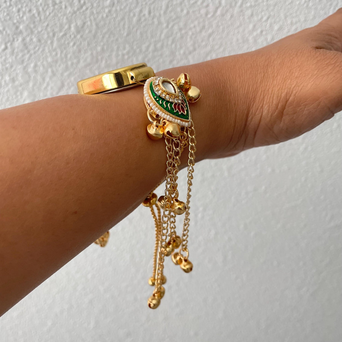 Gold plated easily adjustable party watch