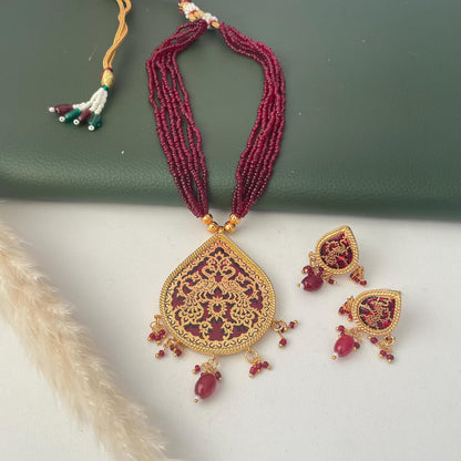 Gold Plated Thewa Necklace & Earrings Set in Black