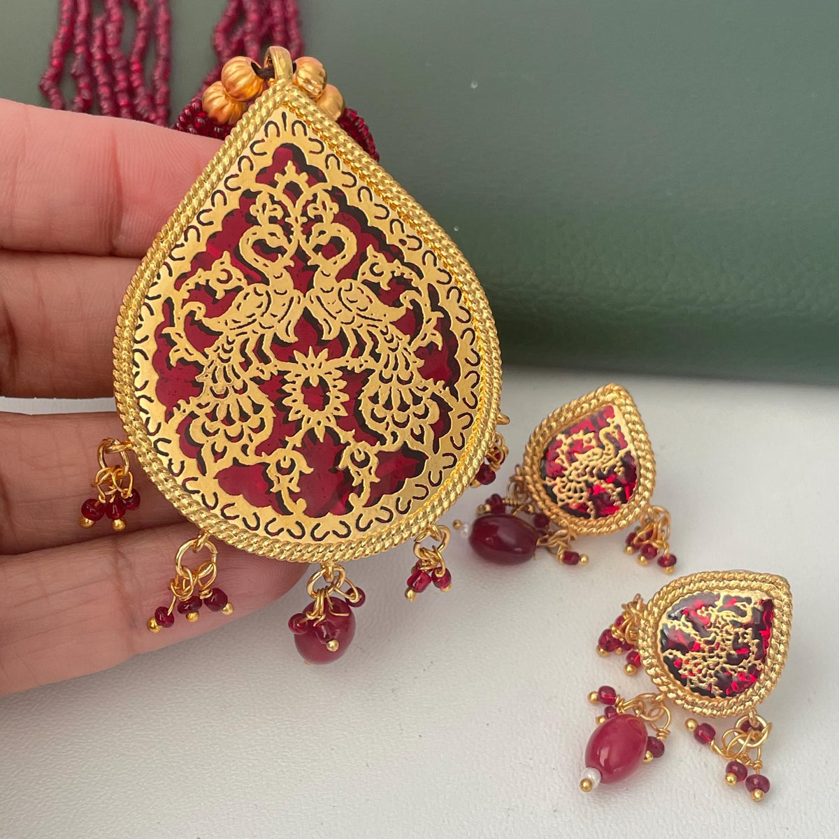 Gold Plated Thewa Necklace & Earrings Set in Black