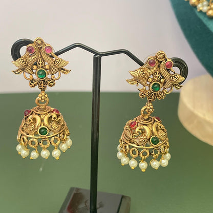 Ruby and green kemp stone and pearl necklace set