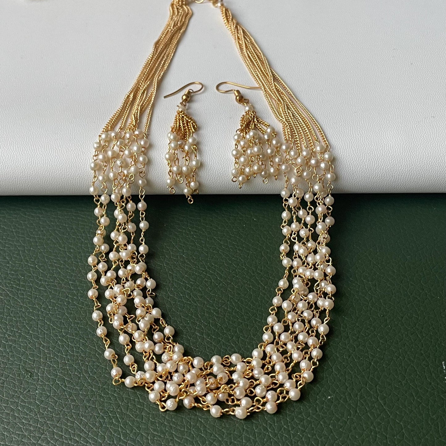 Pearl mala : Multisrand pearl necklaces