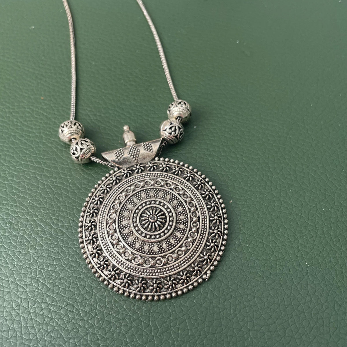 Oxidized pendant necklace simple elegant