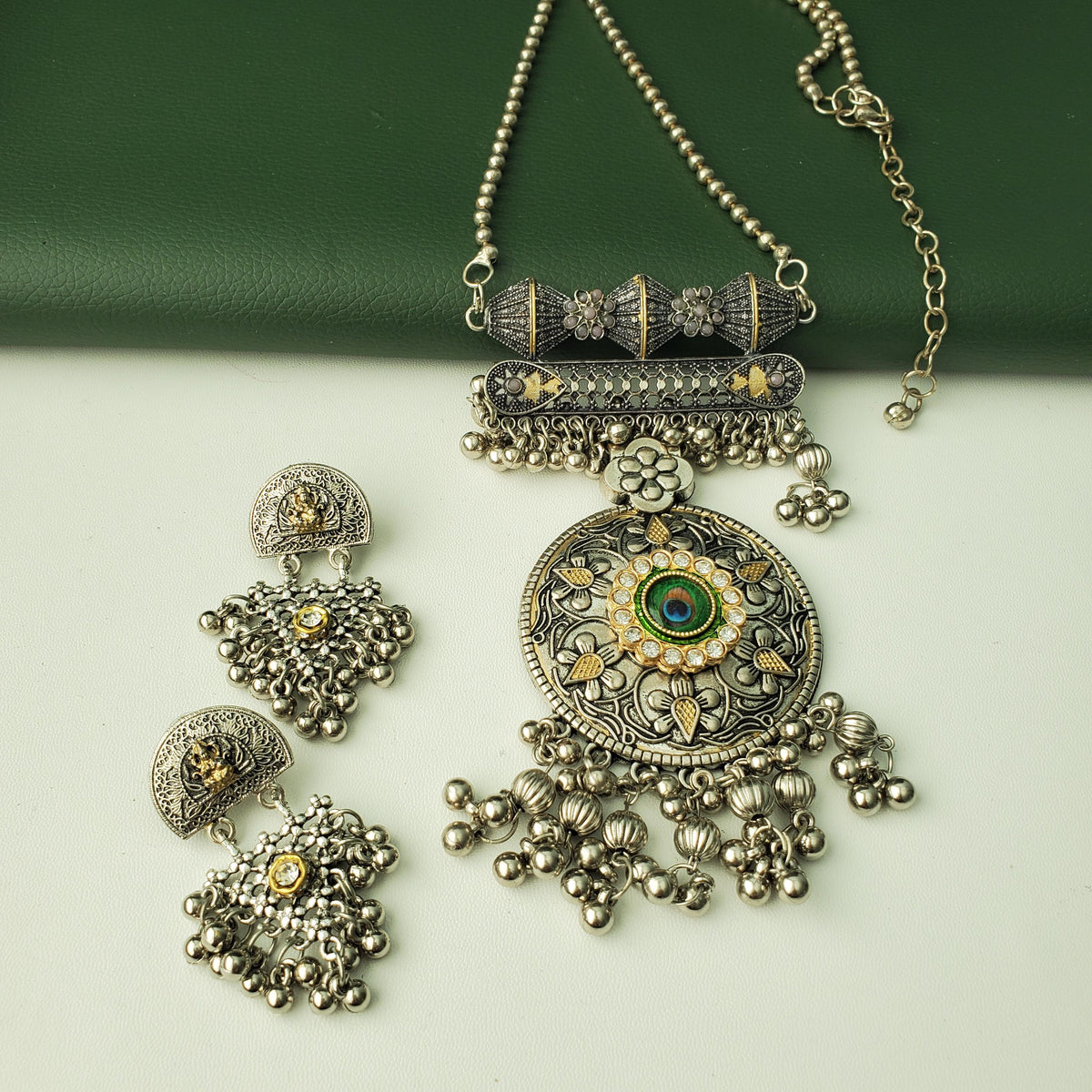 Nysaa Dual tone long necklace with big pendent and earring set