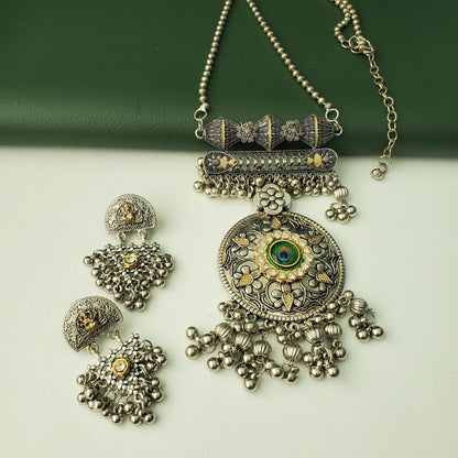 Nysaa Dual tone long necklace with big pendent and earring set