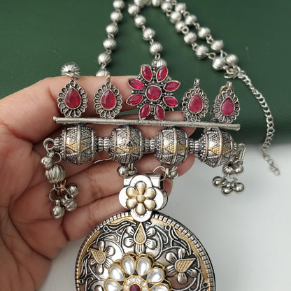 Nysaa Dual tone long necklace with big pendent and earring set