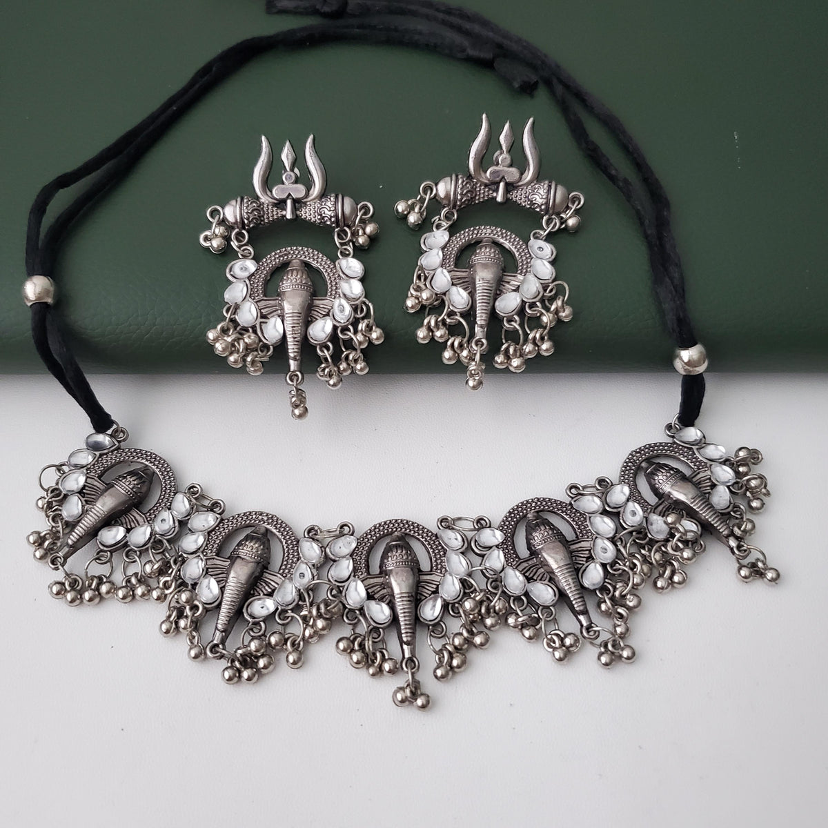 Oxidized Indian Necklace Set: Silver Lookalike Stud Earrings