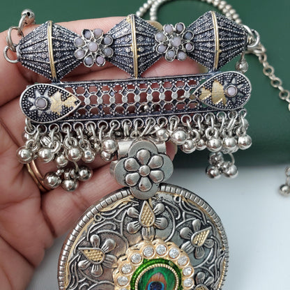 Nysaa Dual tone long necklace with big pendent and earring set