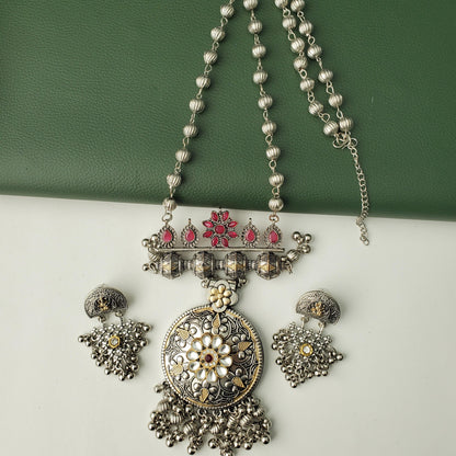 Nysaa Dual tone long necklace with big pendent and earring set