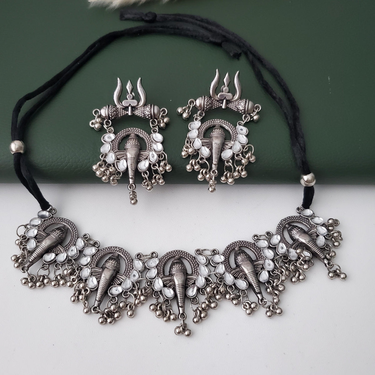 Oxidized Indian Necklace Set: Silver Lookalike Stud Earrings
