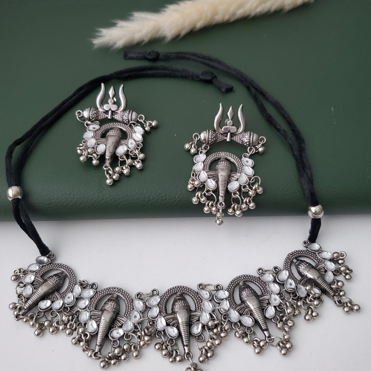 Oxidized Indian Necklace Set: Silver Lookalike Stud Earrings