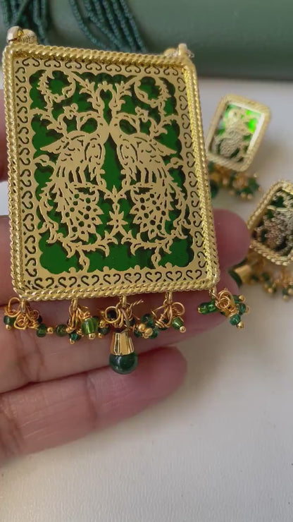 Gold Plated Thewa Necklace & Earrings Set