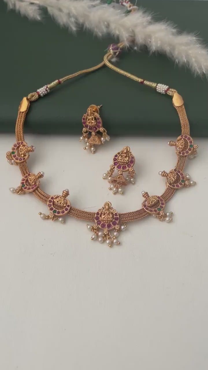 Kemp stone gold plated short necklace with matching earrings