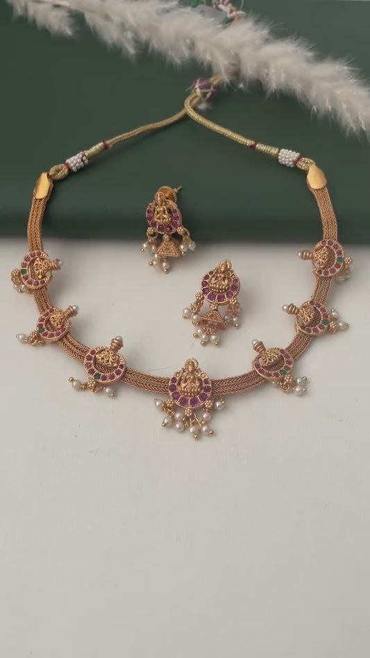 Kemp stone gold plated short necklace with matching earrings