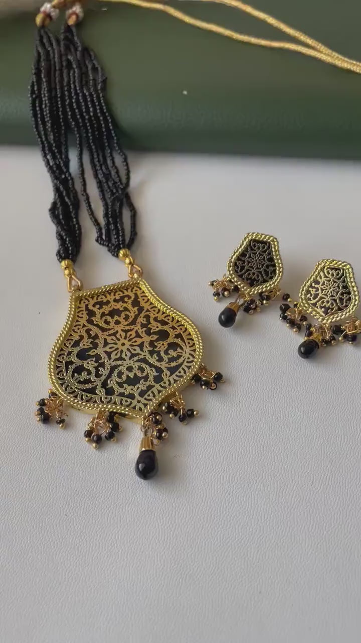 Gold Plated Thewa Necklace & Earrings Set in Black