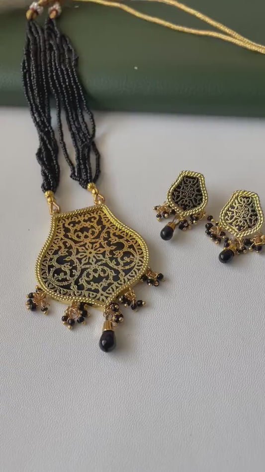 Gold Plated Thewa Necklace & Earrings Set in Black