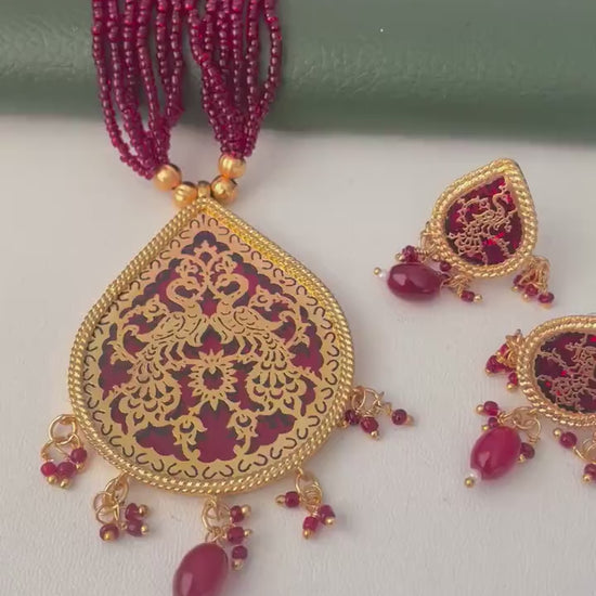 Gold Plated Thewa Necklace & Earrings set