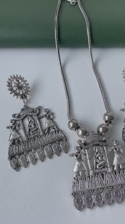 Oxidized doli pendent necklace set