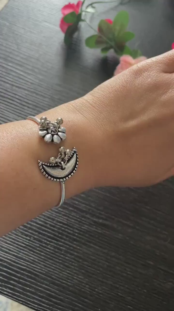 Adjustable chain ring in moon n flower setting | matching bracelet